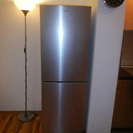 2-raum In Guter Lage Fuer Koeln-bonn-siegbug Apartment Troisdorf