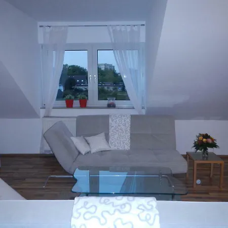 2-raum In Guter Lage Fuer Koeln-bonn-siegbug Apartment *
