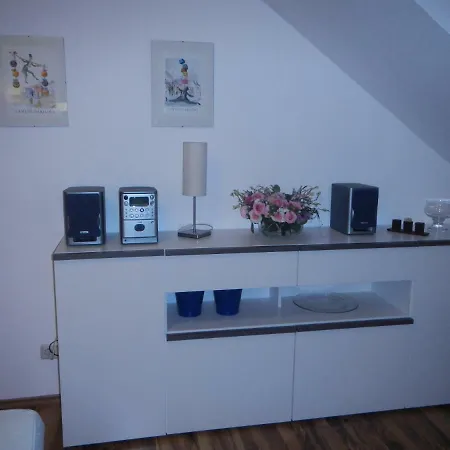 Apartment 2-raum In Guter Lage Fuer Koeln-bonn-siegbug Troisdorf