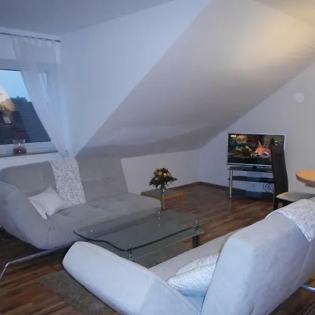 2-raum In Guter Lage Fuer Koeln-bonn-siegbug *