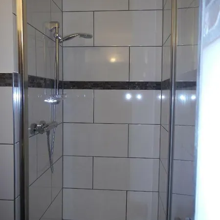 公寓 2-raum In Guter Lage Fuer Koeln-bonn-siegbug *