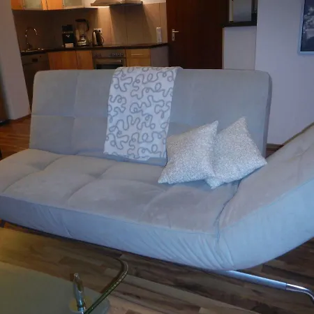 2-raum In Guter Lage Fuer Koeln-bonn-siegbug 特罗斯多夫