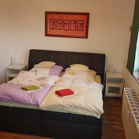 2-raum In Guter Lage Fuer Koeln-bonn-siegbug *