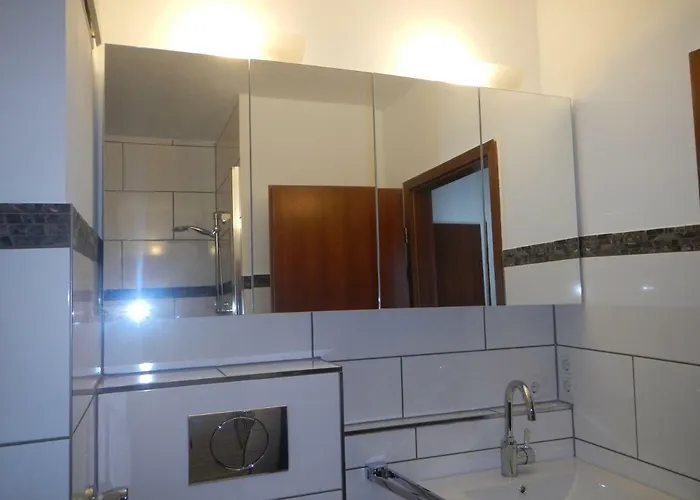 2-raum In Guter Lage Fuer Koeln-bonn-siegbug