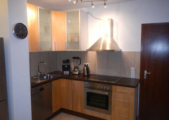 2-raum In Guter Lage Fuer Koeln-bonn-siegbug *