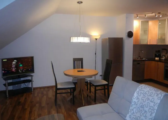 2-raum In Guter Lage Fuer Koeln-bonn-siegbug * 트로이스도르프