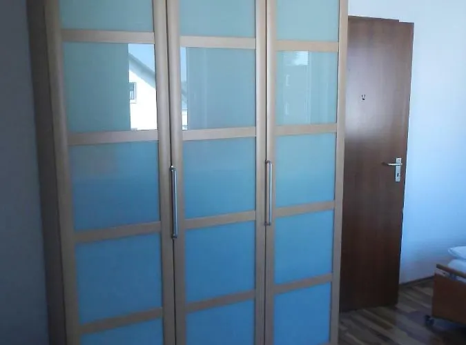 아파트 2-raum In Guter Lage Fuer Koeln-bonn-siegbug 트로이스도르프