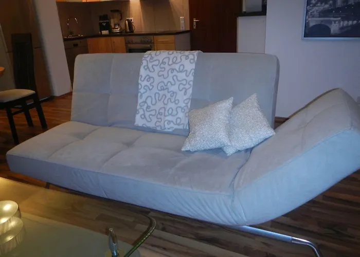 2-raum In Guter Lage Fuer Koeln-bonn-siegbug 트로이스도르프