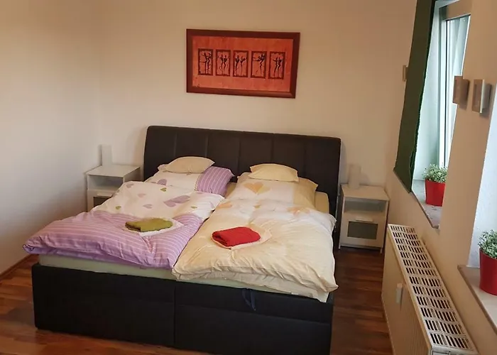 2-raum In Guter Lage Fuer Koeln-bonn-siegbug *