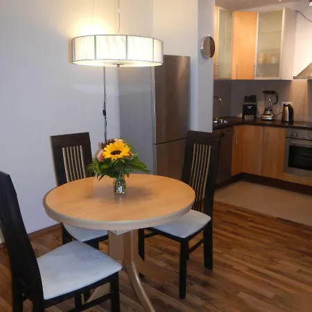 Appartement 2-raum In Guter Lage Fuer Koeln-bonn-siegbug *