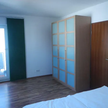 2-raum In Guter Lage Fuer Koeln-bonn-siegbug Appartement