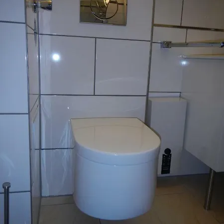 Appartement 2-raum In Guter Lage Fuer Koeln-bonn-siegbug